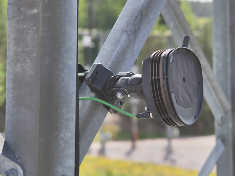 Flir lanza la cámara de imágenes acústicas fija Si2a PD para la monitorización continua de descargas parciales